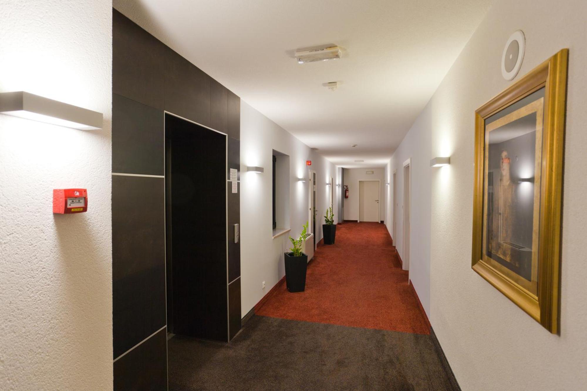 Hotel Marina 크르크 외부 사진